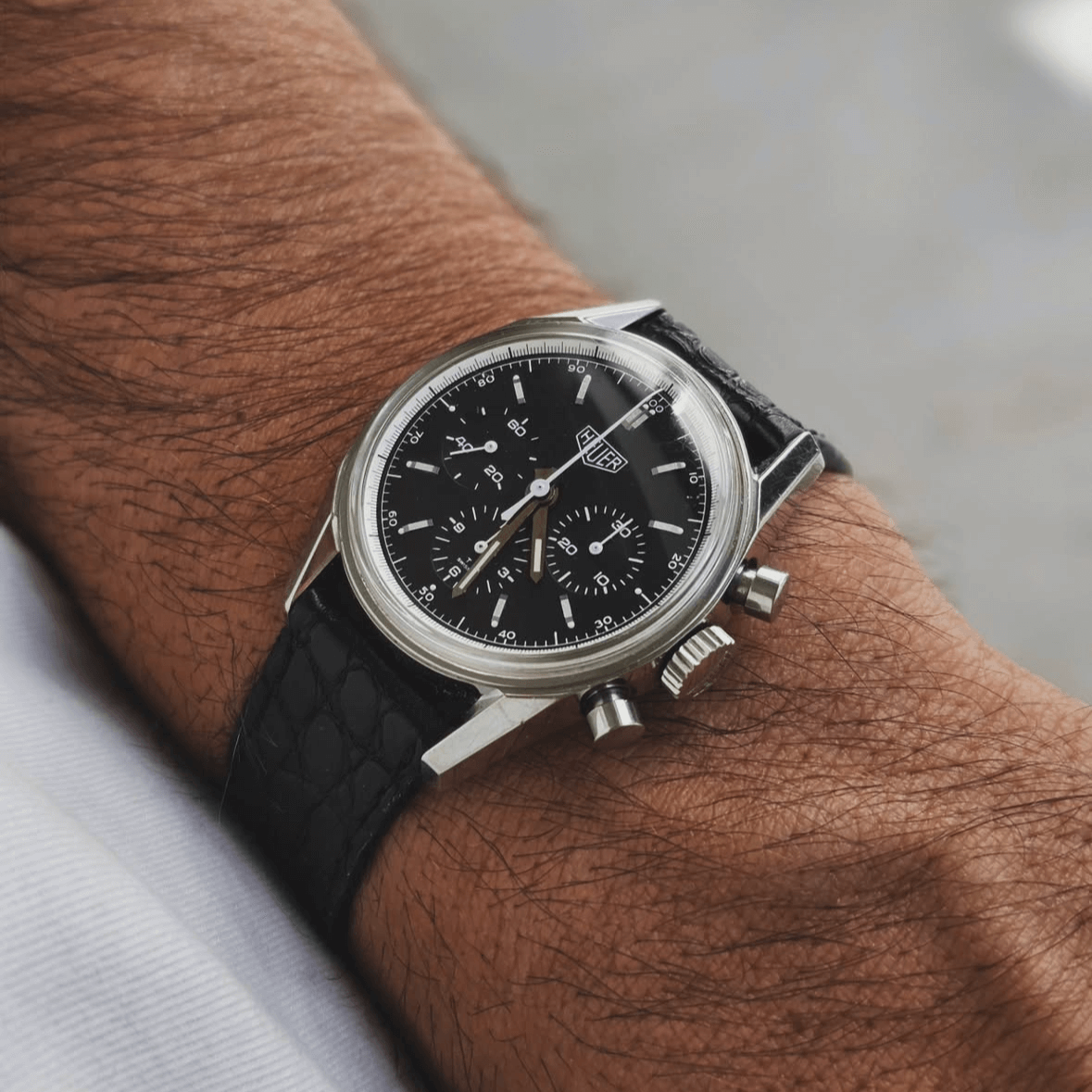 Vintage- IWC-Uhr mit „New Orleans Alligator“-Armband, perfekt für Vintage- oder Cartier-Uhren, ein Zeichen für umweltfreundlichen Luxus.