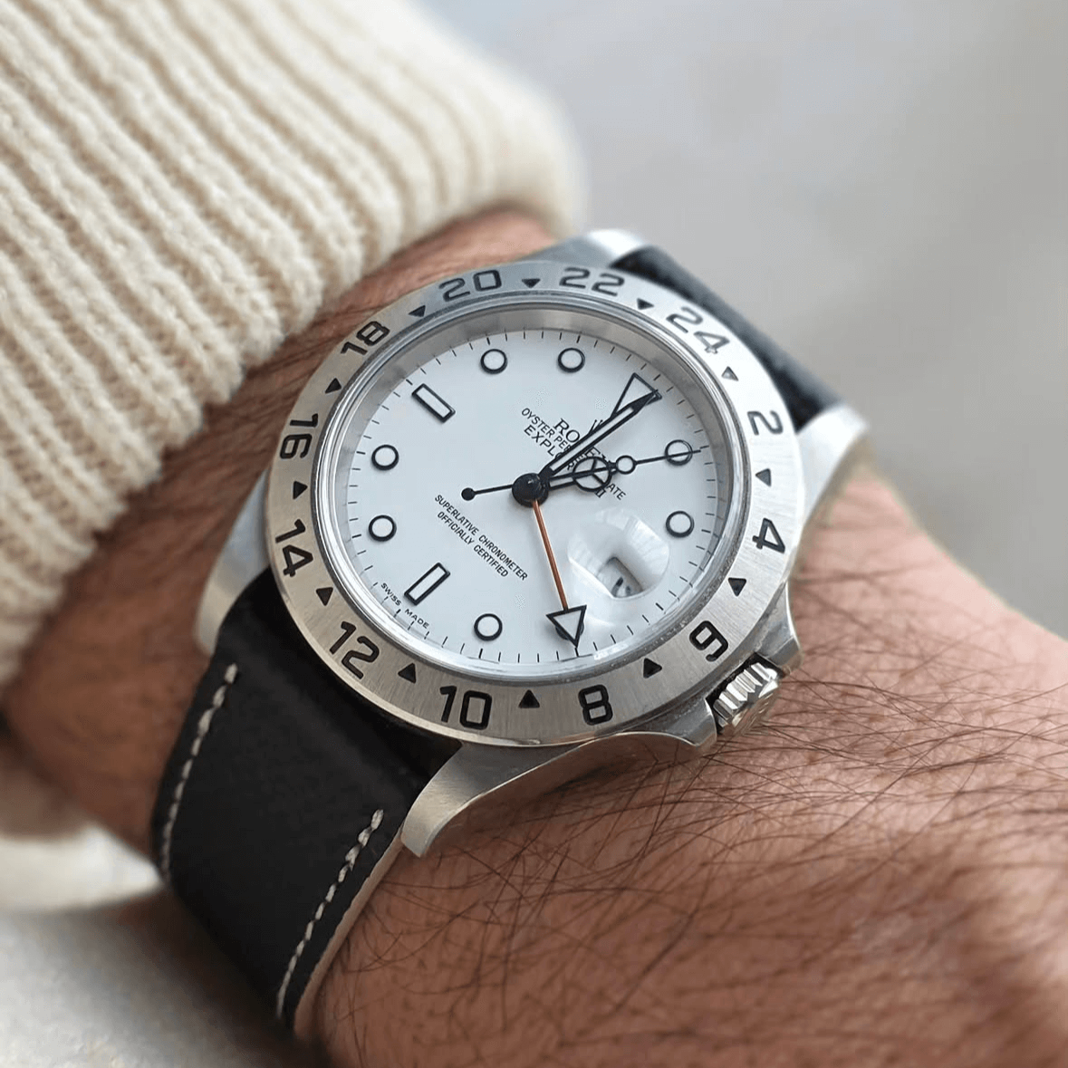 Hochwertiges Kalbleder Armband-Epsom mit beigen Kanten an schicker Uhr, elegante Kombination aus robustem Epsom-Kalbleder.