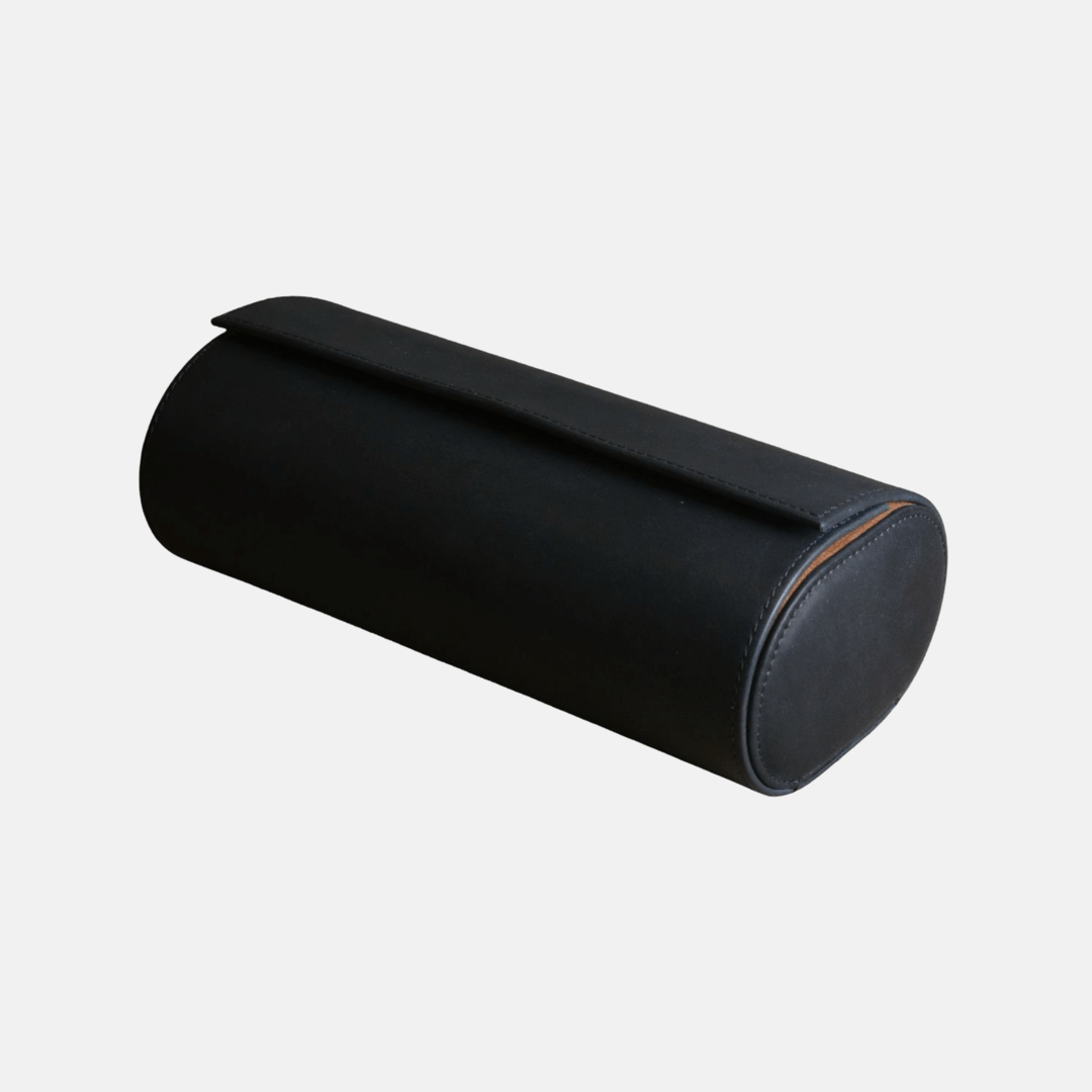 Luxurious black 3er Uhrenrolle handgefertigt aus Barenia Leder for stylish watch storage.