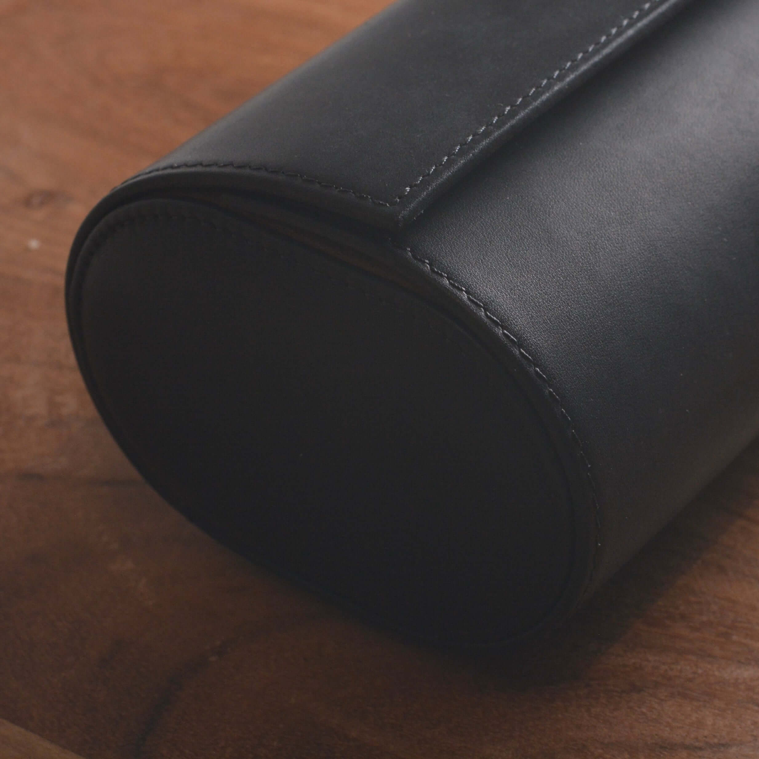 Elegante 3er Uhrenrolle aus hochwertigem Barenia Glattleder in Schwarz