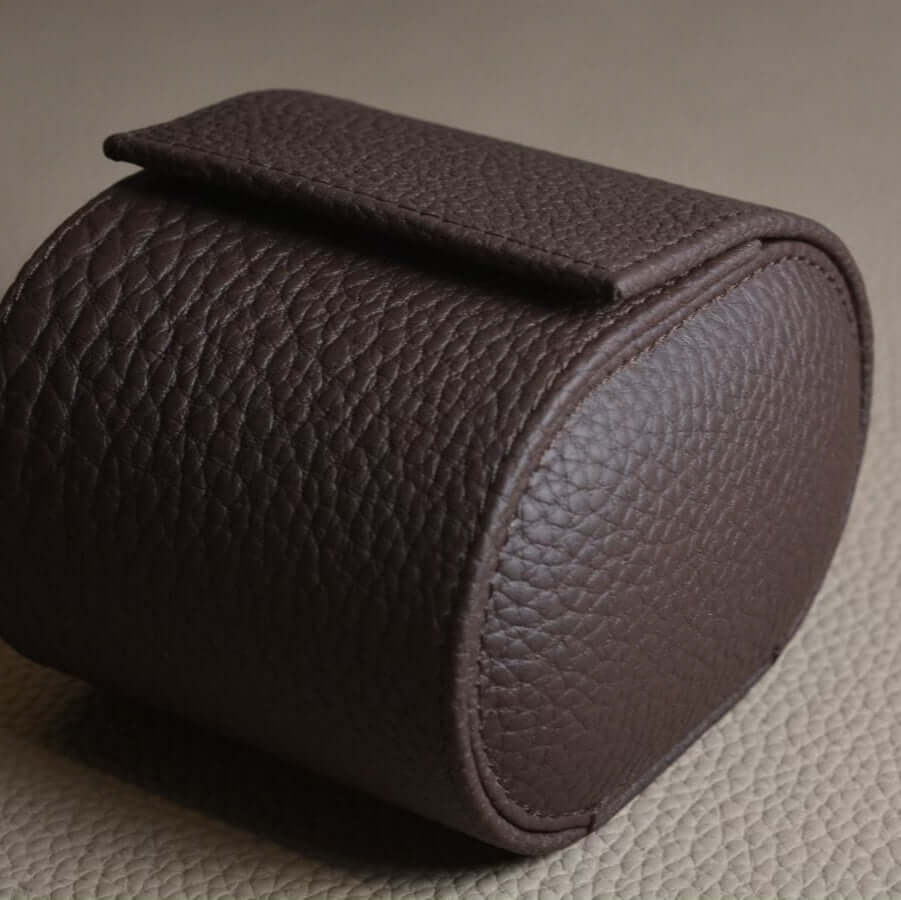 Luxus Uhrenrolle aus Togo Kalbleder von der Gerberei Perlinger, handgefertigt in Deutschland, ideal für stilbewusste Uhrenliebhaber.