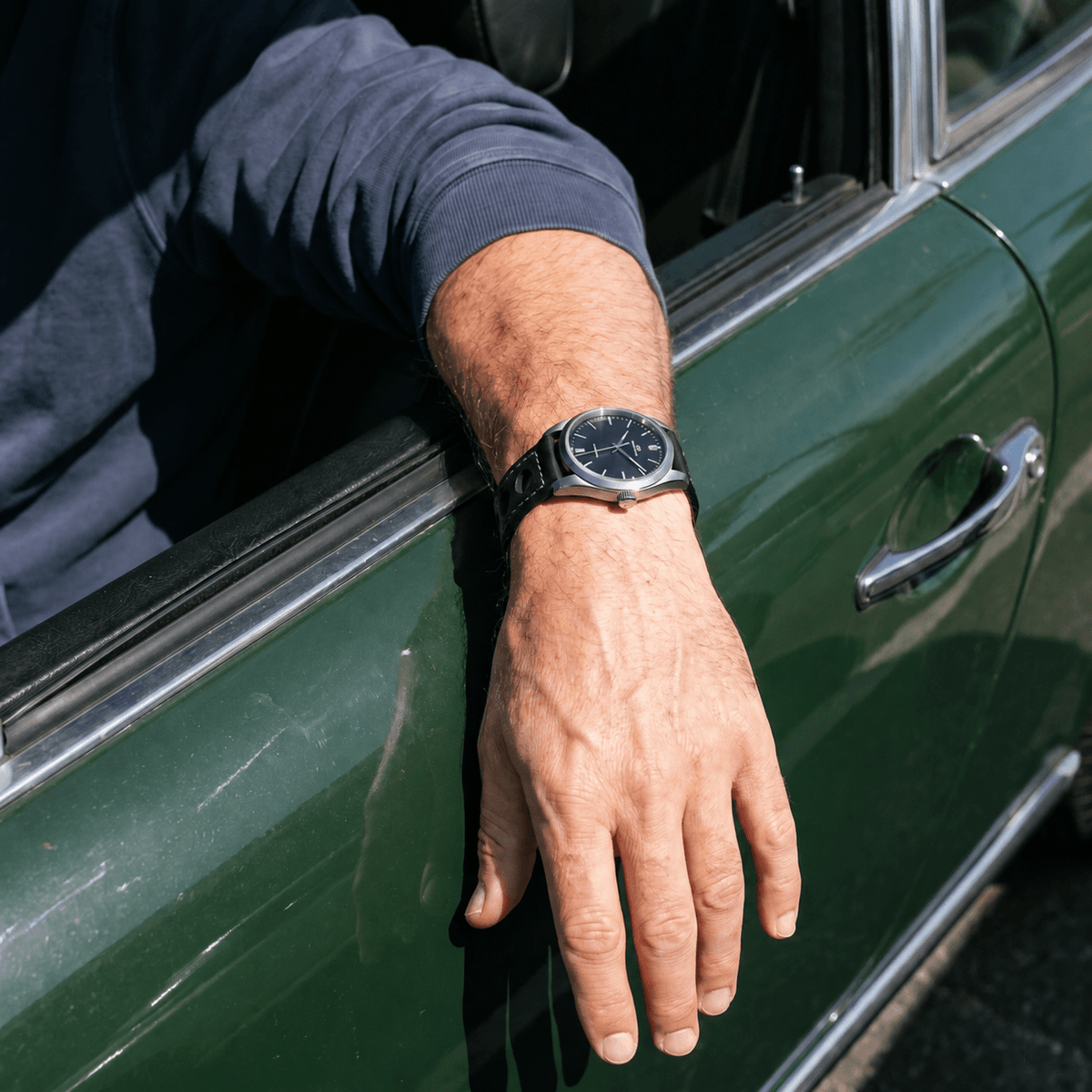 Saddle Racing – Leather bracelet with large Racing holes