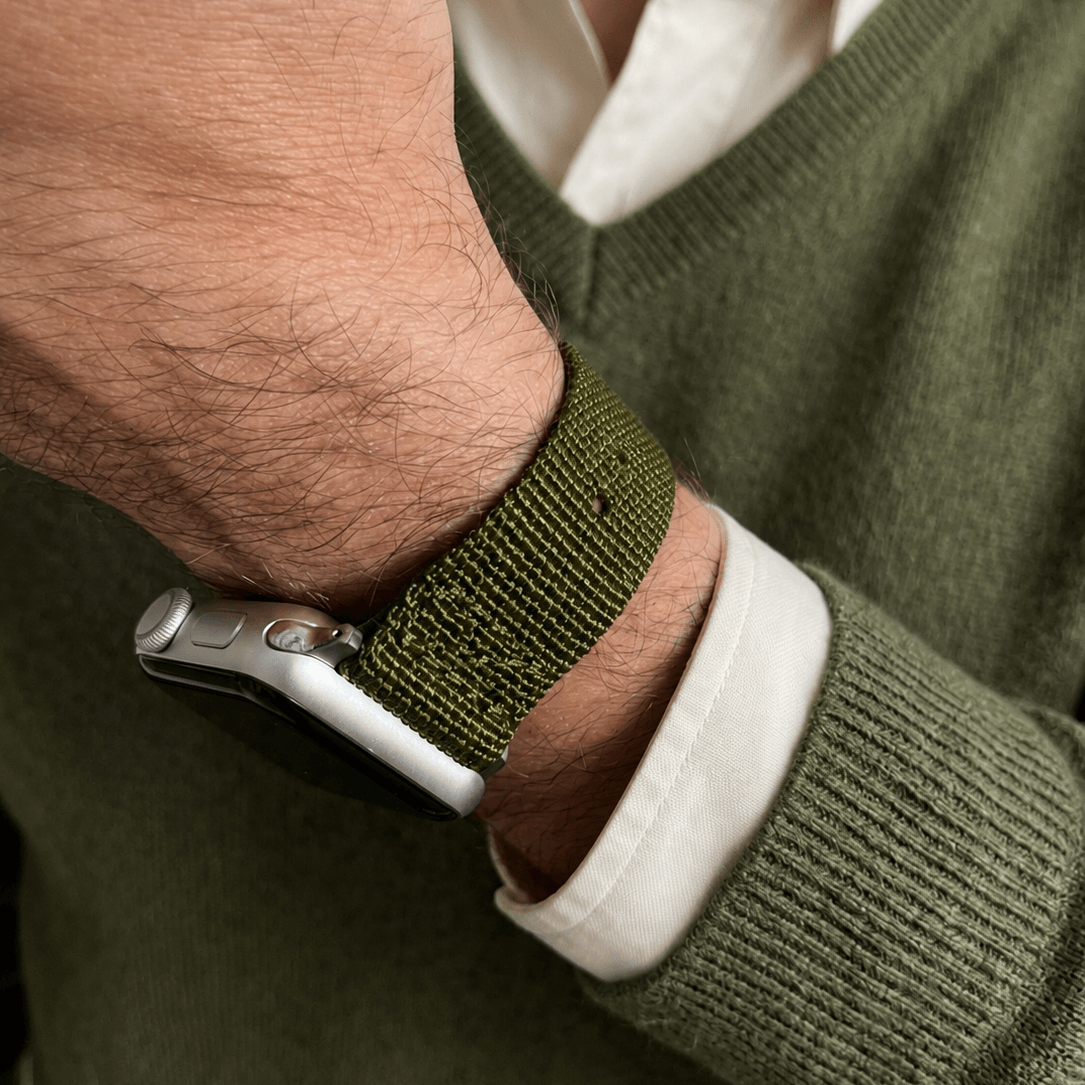 Cotton – Olivegrünes Nylon Apple Watchband im Textil-Look