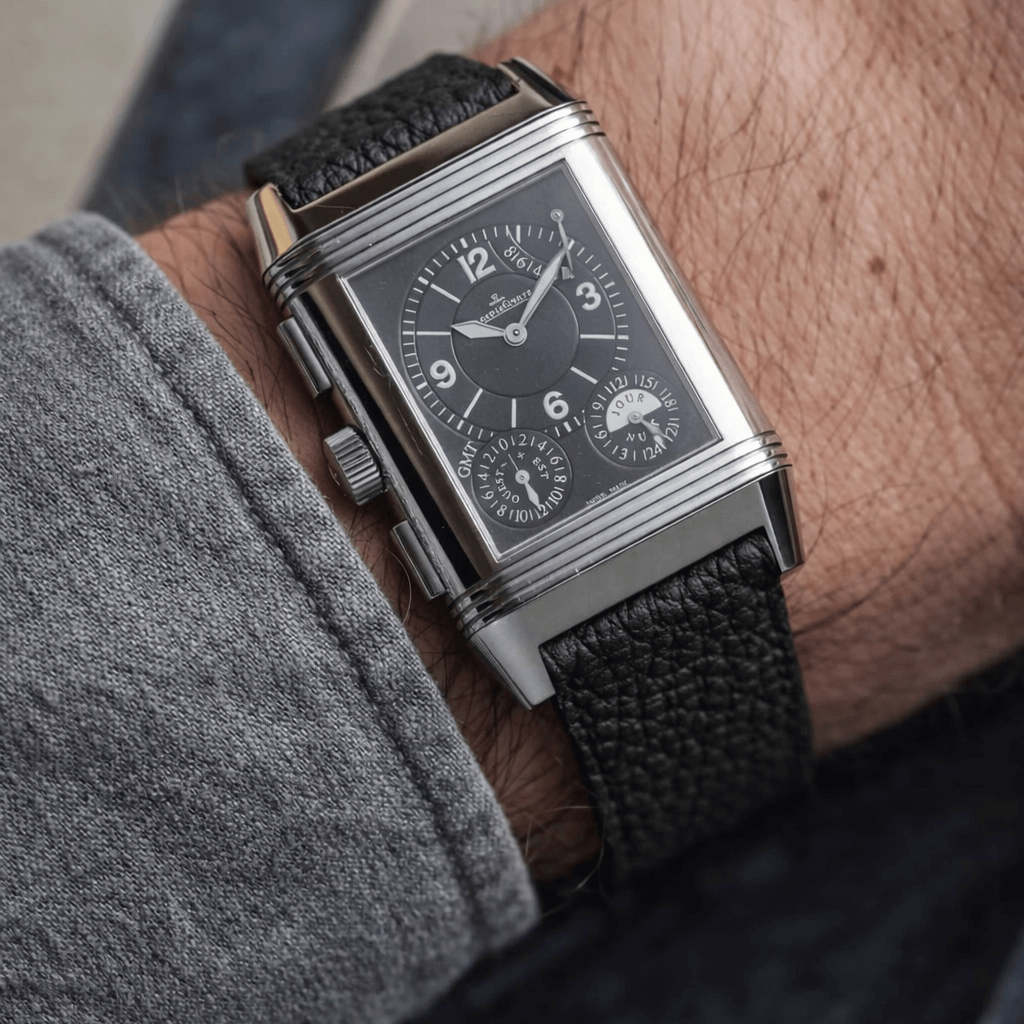 Deauville – Uhrenarmband aus deutschem Togoleder an einer Luxusuhr getragen, zeigt feine Lederstruktur und Handwerkskunst.