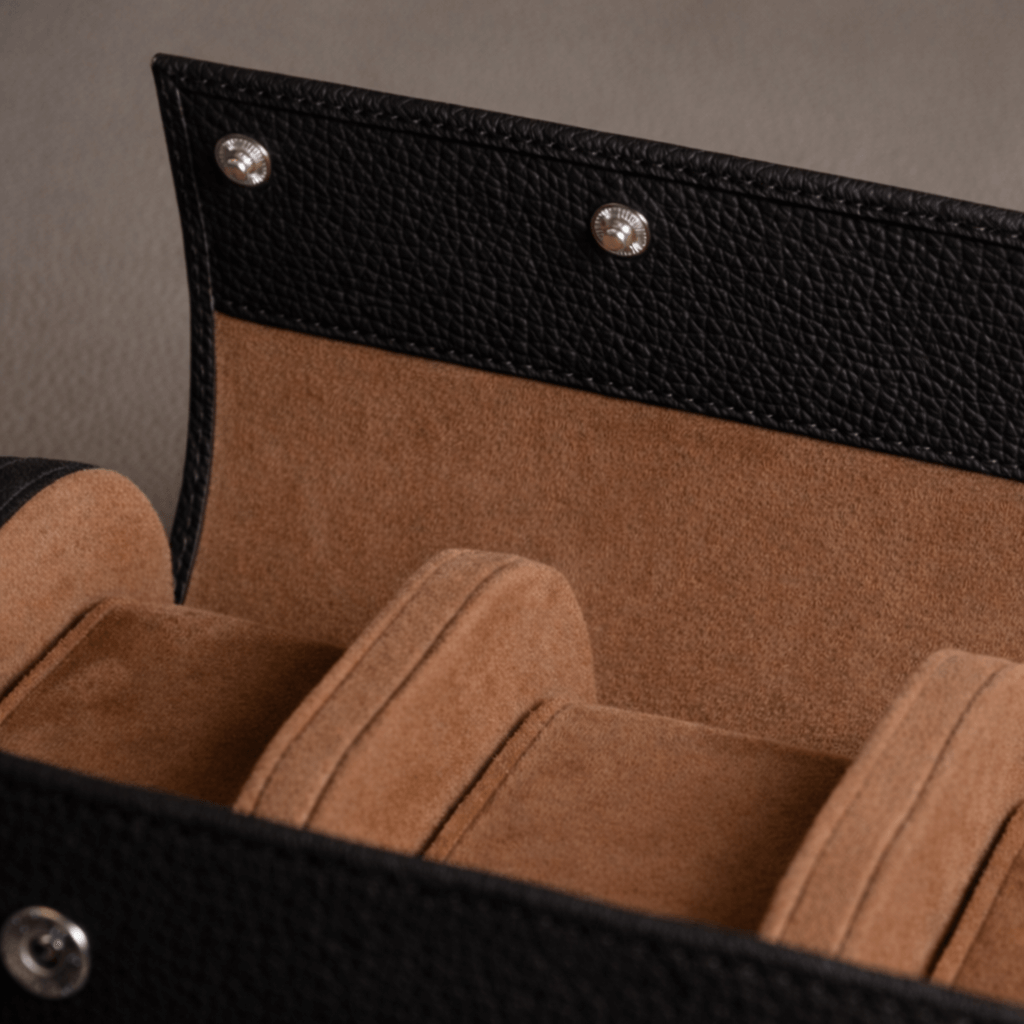 Uhrenrolle für drei Uhren Signature – Hochwertiges deutsches Togoleder mit edler, genarbter Oberfläche und robustem Design.