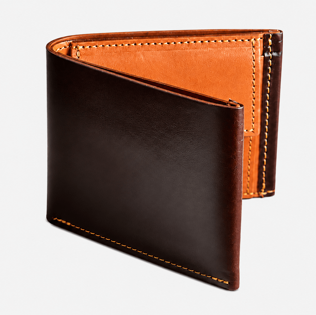Premium Leder Geldbörse Chicago aus Horween Shell Cordovan in Bordeaux, zeigt die exquisite Handwerkskunst und das edle Design.
