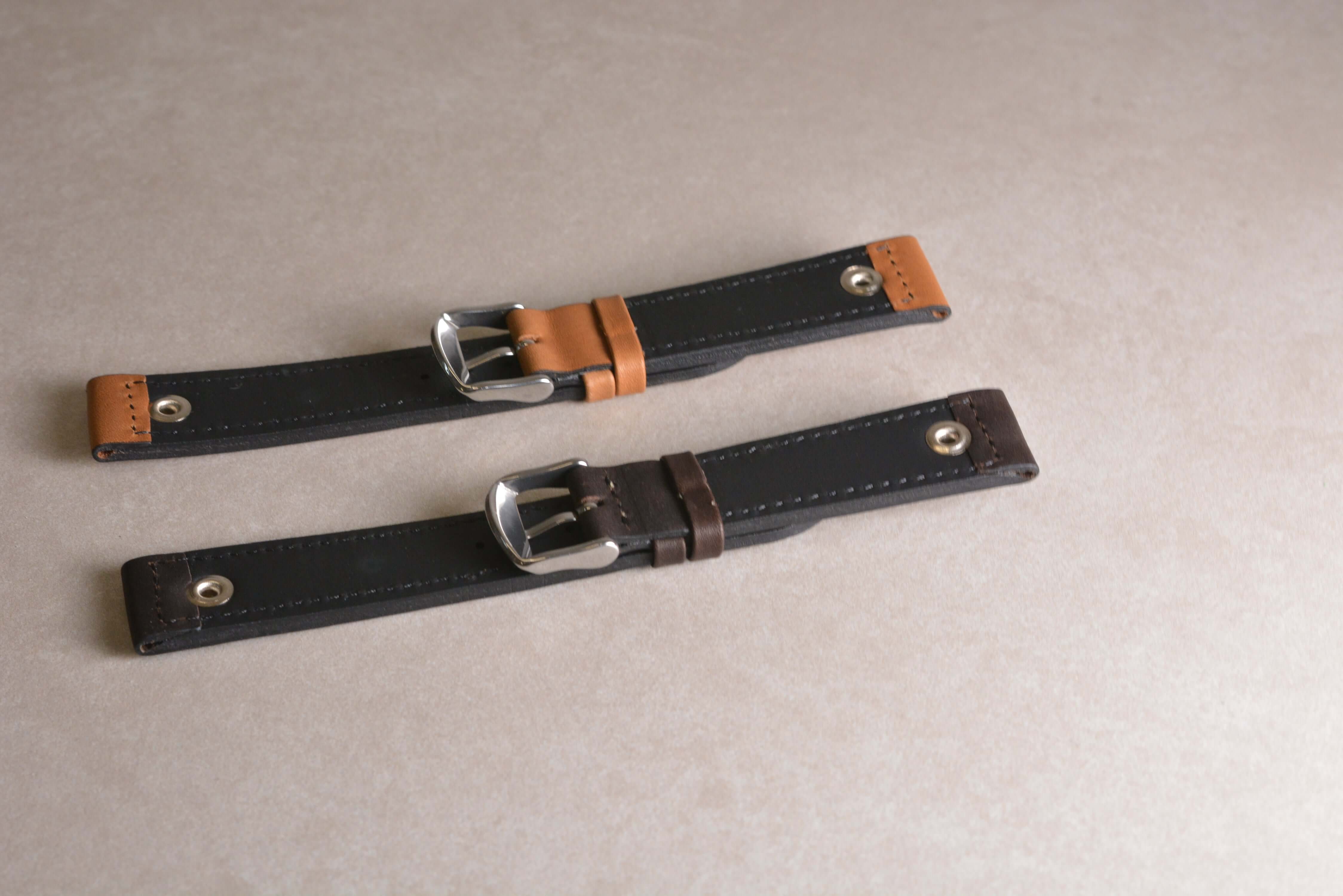 IronWing – Nietenarmband aus Perlinger-Sattelleder