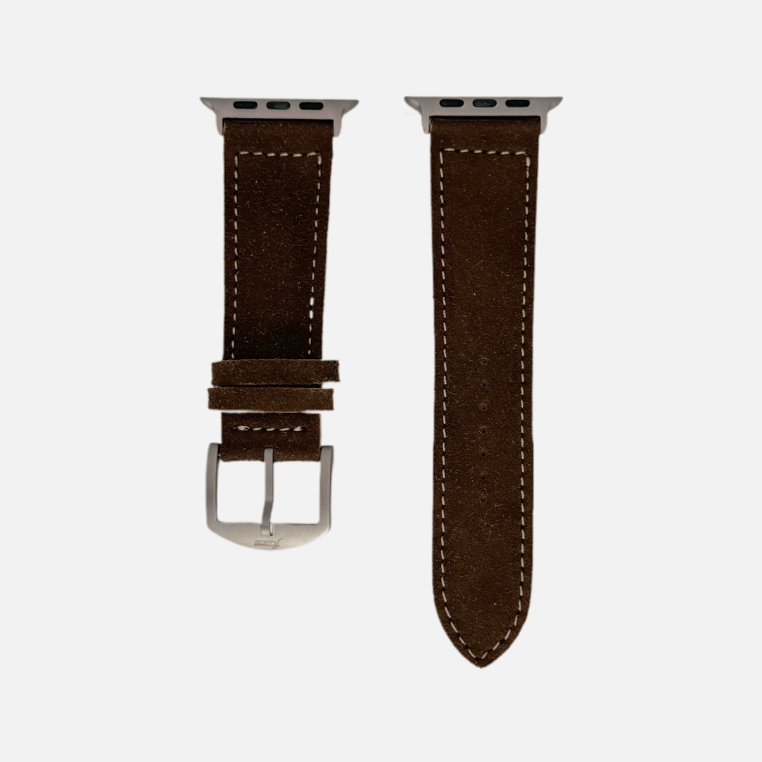 Dunkelbraunes Apple Watch Ultra Lederhosen Armband – aus altsämisch gegerbtem Hirschleder, handgefertigt, mit Titan-Adaptern.