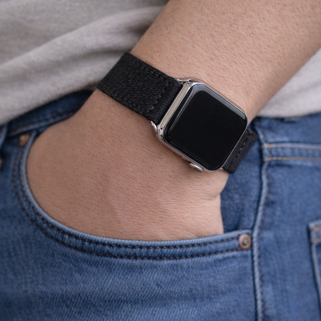 Schwarzes Apple Watch Armband Denim – Handgefertigt in Deutschland, mit echtem japanischem Denim.