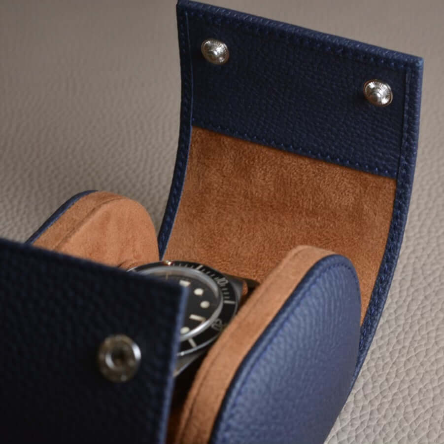 Luxus Uhrenrolle aus Togo Kalbleder von FLUCO, handgefertigt in Deutschland, idealer Schutz für stilbewusste Uhrenliebhaber.