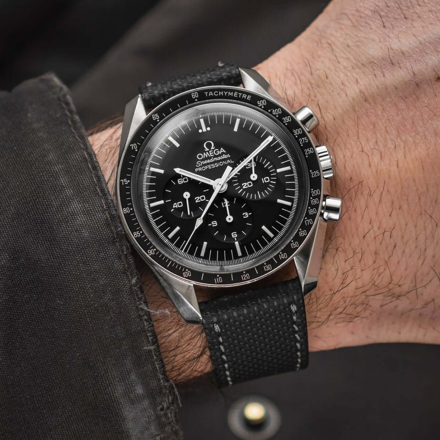 Nautilus – Uhrenarmband aus wasserfestem Leder am Handgelenk