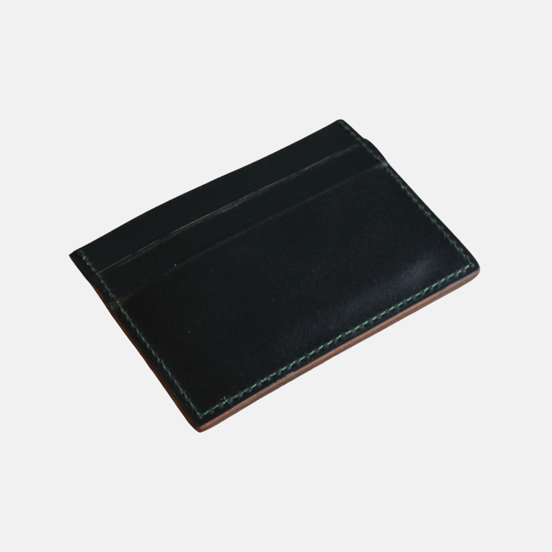Kreditkartenetui Herren Luxus aus Horween Shell Cordovan Leder, elegantes Design, ideales Accessoire für den modernen Mann