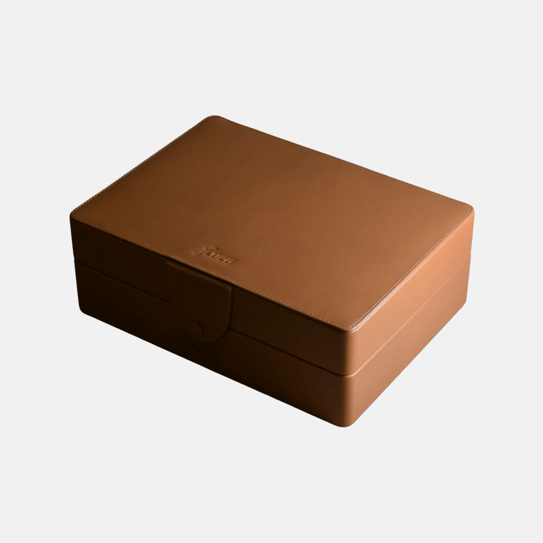 Eleganter Uhrenkoffer für 8 Uhren, hergestellt aus hochwertigem italienischen Sattelleder, Made in Germany.