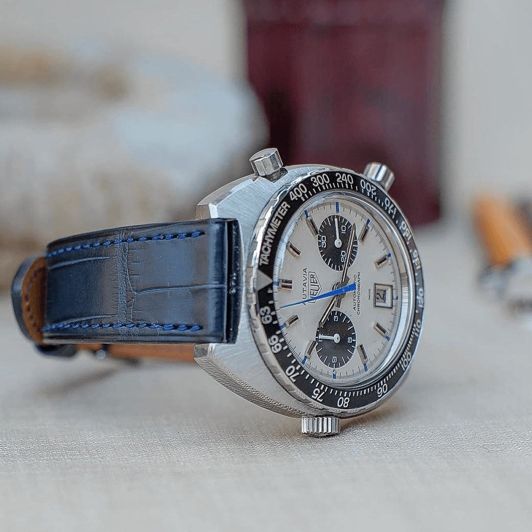 Luxus-Lederuhr mit Louisiana Alligator Uhrenarmband-Full Cut, elegantes Design in Blau, handgefertigt für außergewöhnliche Qualität.