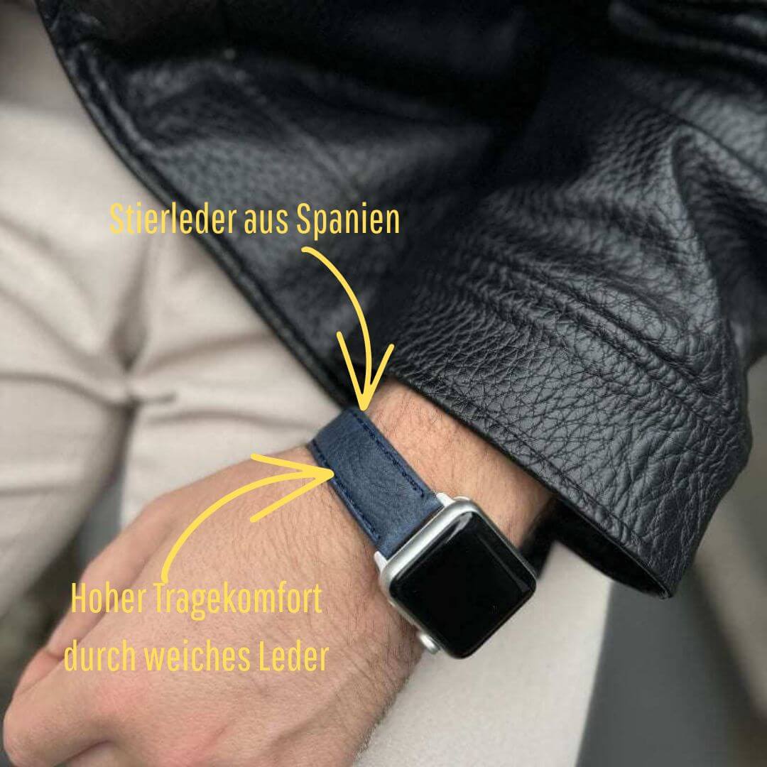 Apple Watch Stierlederarmband Torro Blau am Handgelenk getragen, aus spanischem Leder, zeigt einzigartiges Design und hohe Handwerkskunst.