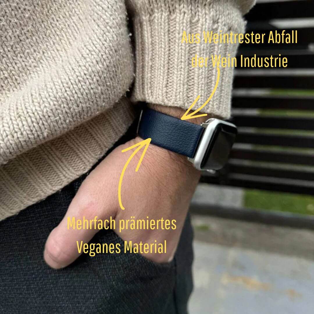 Apple Watch Lederarmband Vegan aus Weinleder – Blau am Handgelenk, mehrmals prämierte vegane Weinalternative. Stilvoll und umweltbewusst.