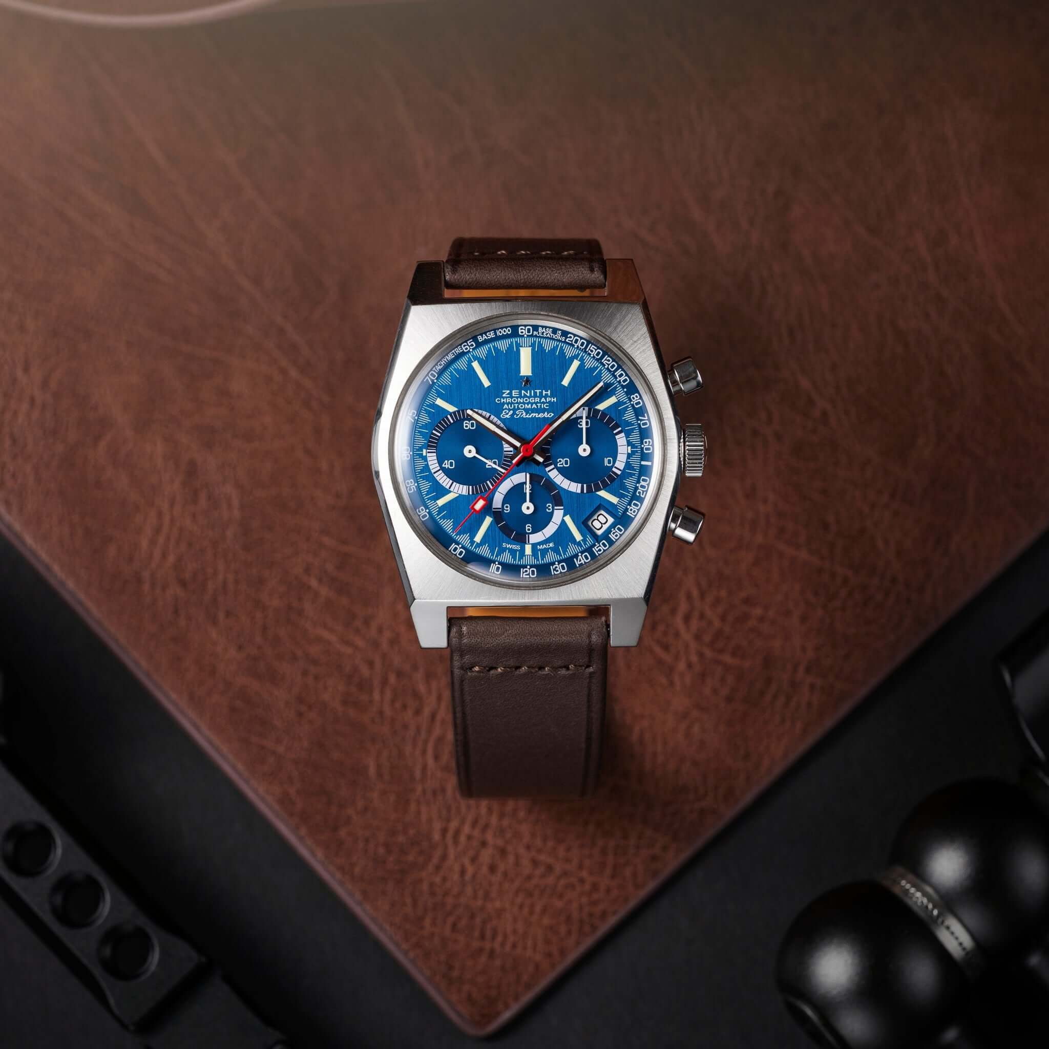 Paris – Uhrenarmband aus Barenia-Leder von Haas mit Zenith El Primero Uhr, zeigt feines Design und luxuriöse Qualität.