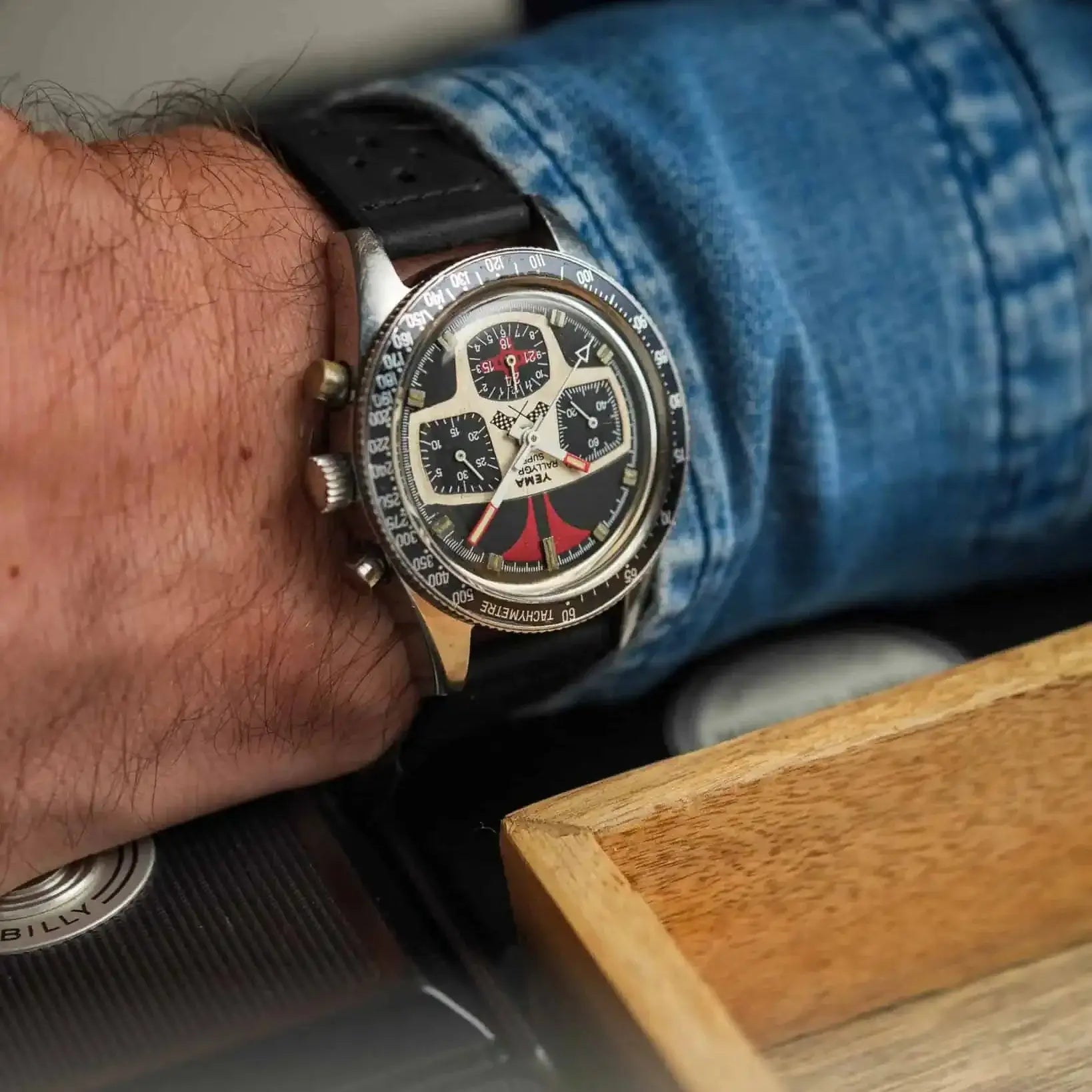 Paris Racing Lederband Für Uhren - sportliches Uhrenarmband aus Barenia-Leder von Haas, perfekte Kombination aus Eleganz und Funktionalität