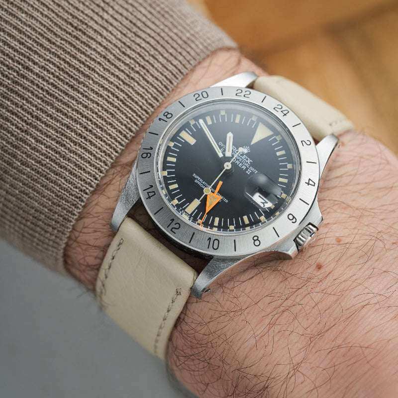 Beiges Echt-Hirschleder Uhrenarmband an Rolex Oyster Perpetual Explorer 2 – Detailaufnahme der Uhr mit hochwertigem, weichem Hirschleder-Armband, Made in Germany, ideal für elegante und sportliche Uhren