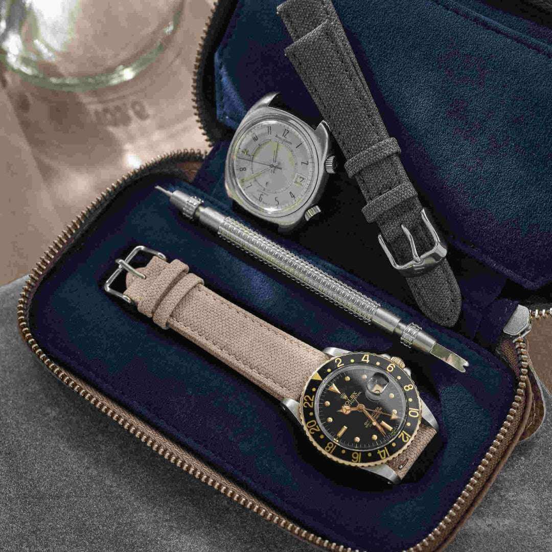 Beiges Canvas-Uhrenarmband 22mm als Freisteller an einer Rolex Oyster Perpetual Uhr
