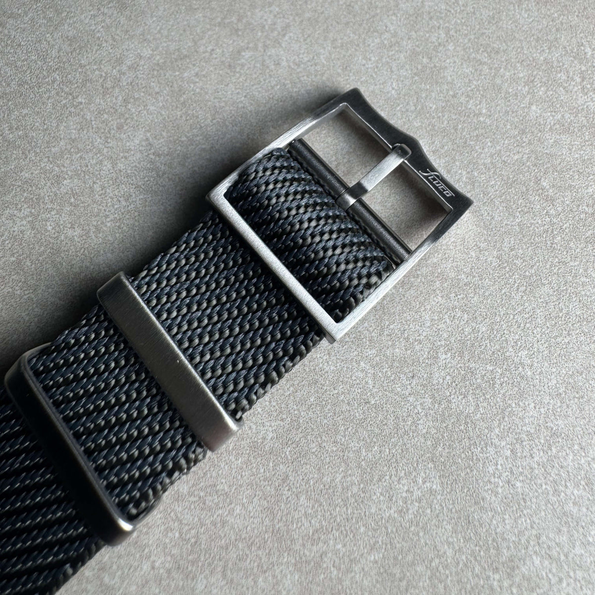 Durchzugsband Cotton – Uhrenarmband aus Nylon-Gewebe mit hochwertiger Metall-Schnalle.