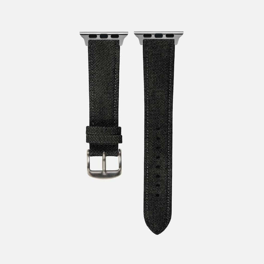Canvas Apple Watch Band in elegantem Schwarz, ideal für stilbewusste Herren. Robustes Design mit veganem Canvas und einem edlen, wasserabweisenden Finish.