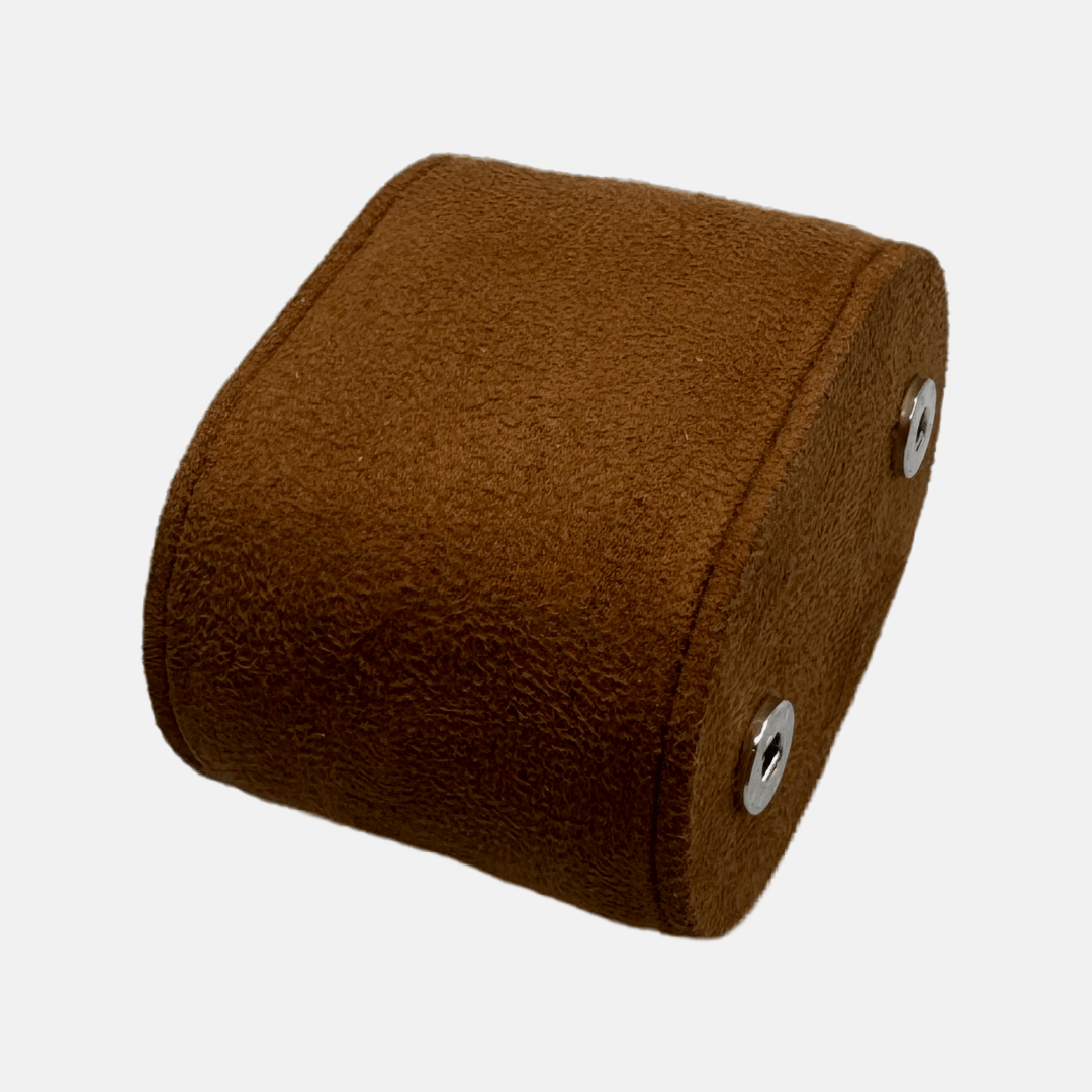 Ersatzkissen für Uhrenrollen aus hochwertigem Velourleder in Haselnussbraun, ideal für die Aufbewahrung von Uhren.