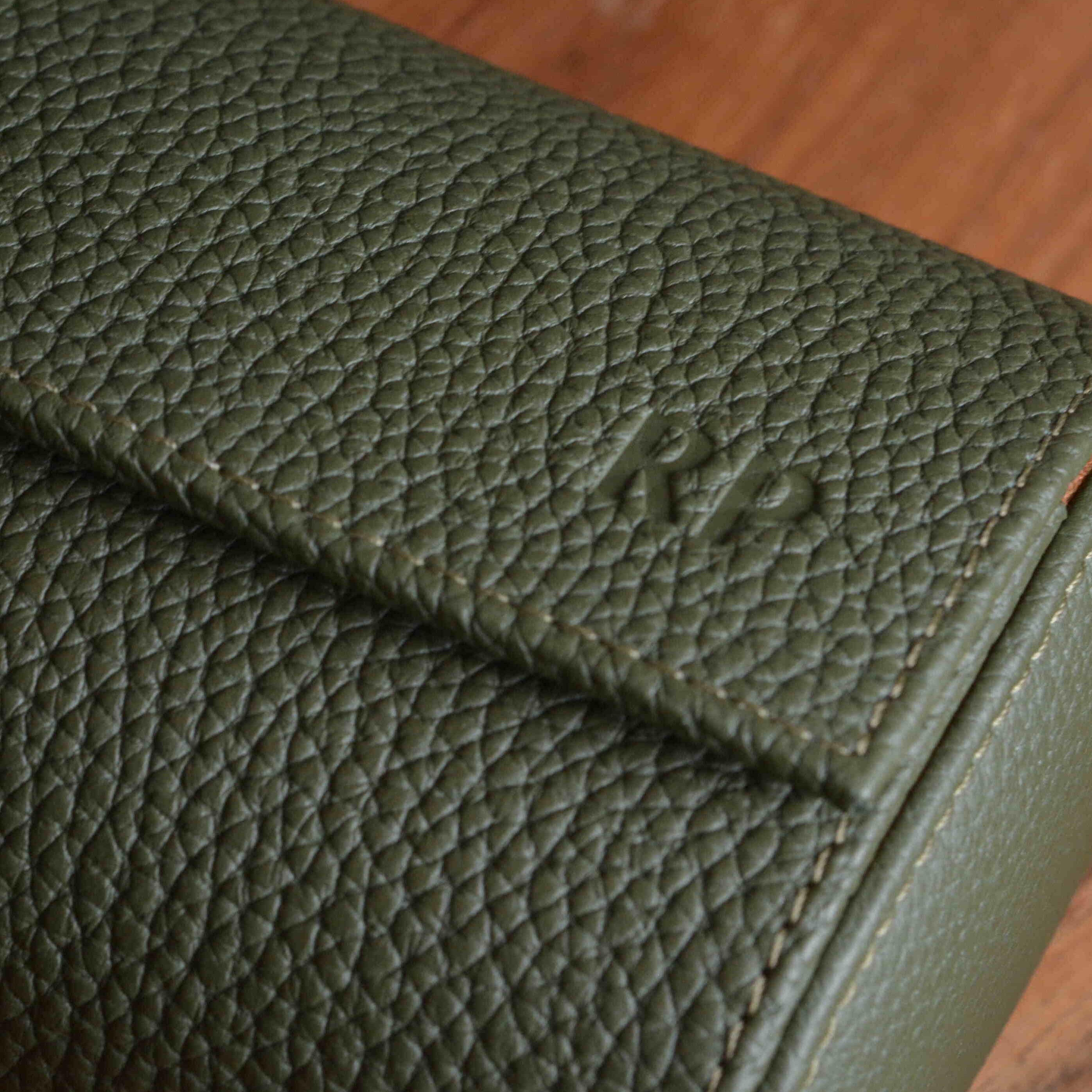 Personalisierte Uhrenrolle aus Leder – das perfekte Geschenk, handgefertigt in Deutschland