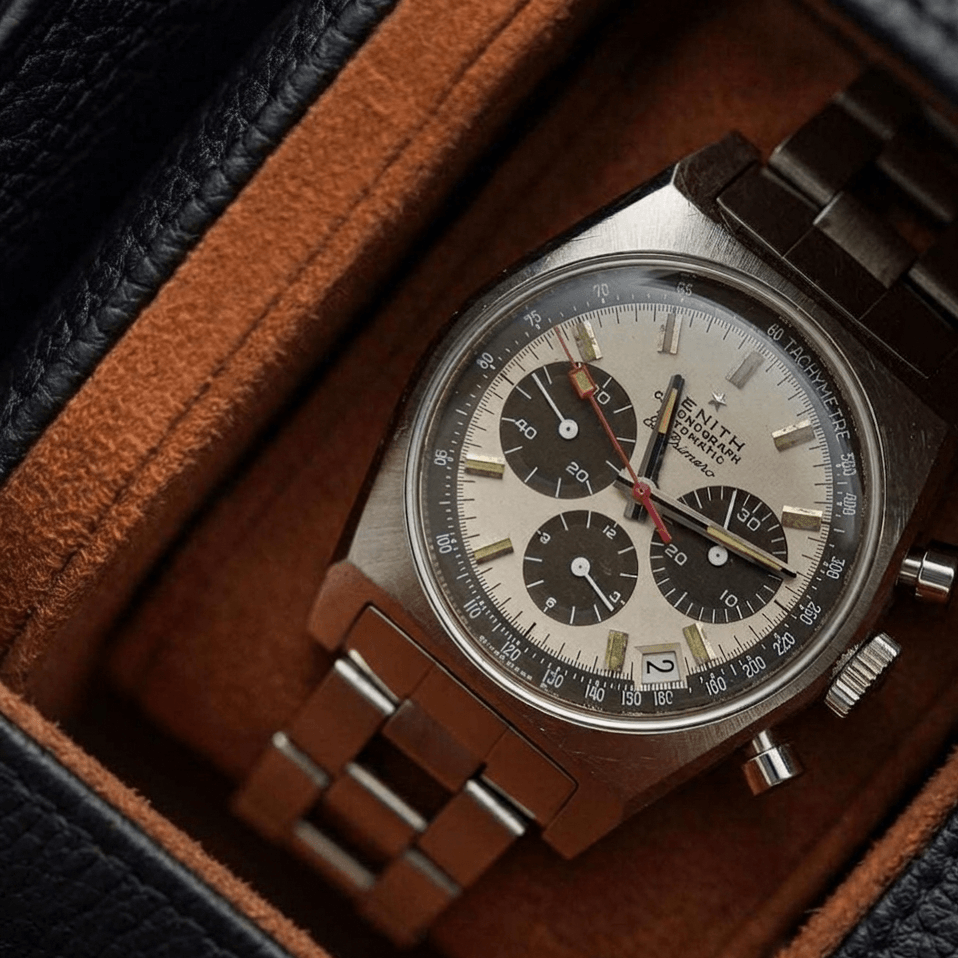 Uhrenrolle für drei Uhren Signature – Hochwertiges deutsches Togoleder mit eleganter Uhr in der Mitte.