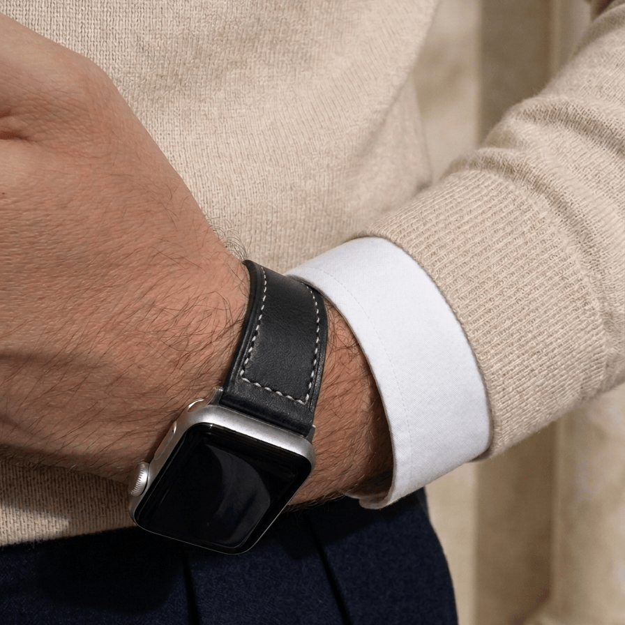 Saddle – Handgefertigtes Lederarmband passend für Apple Watch in Schwarz