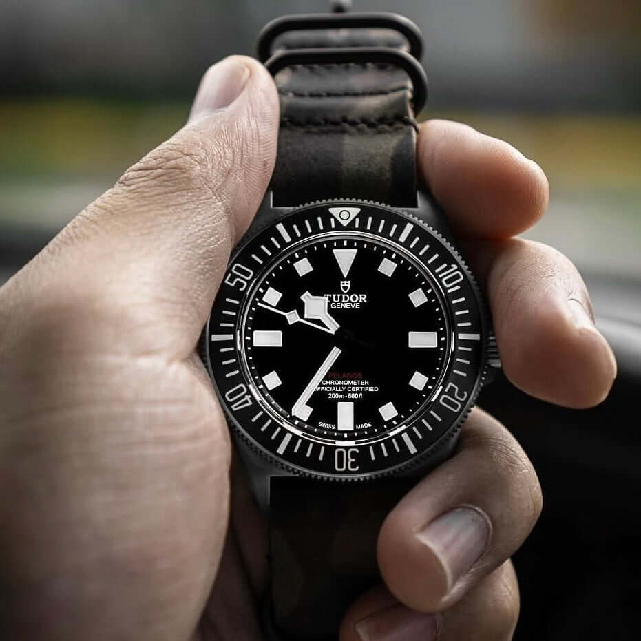Military – Field Uhrenarmband im Camouflage Look on a watch, highlighting its robust design and comfort.