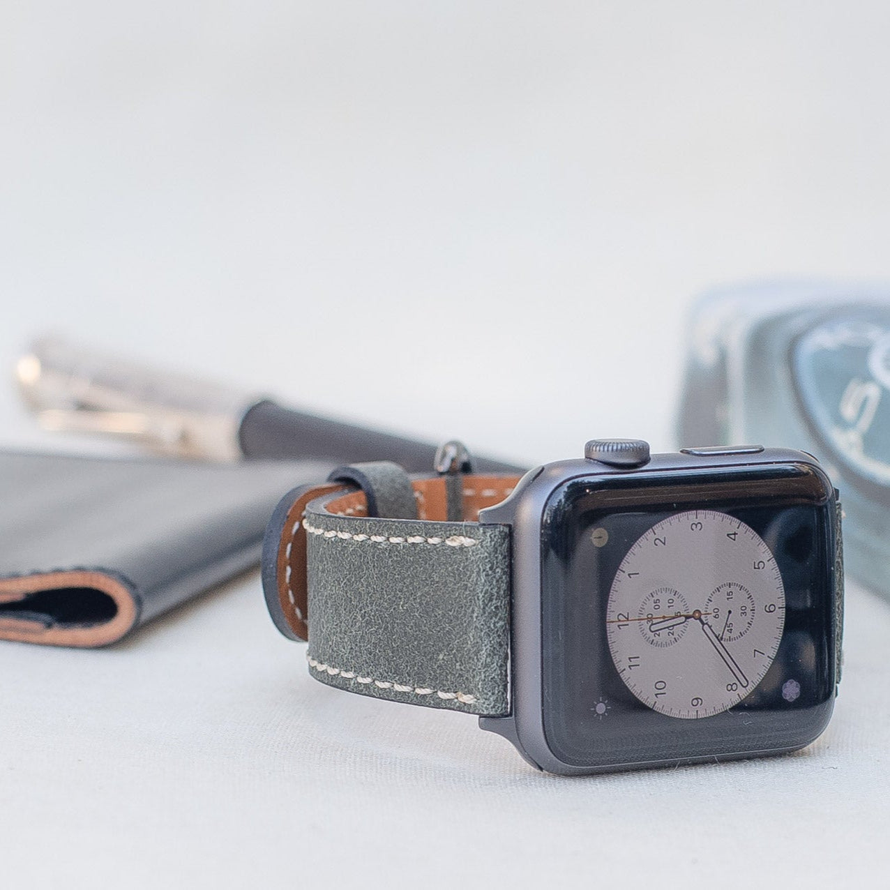 Apple Watch Vintage Leather Strap – Dark Green