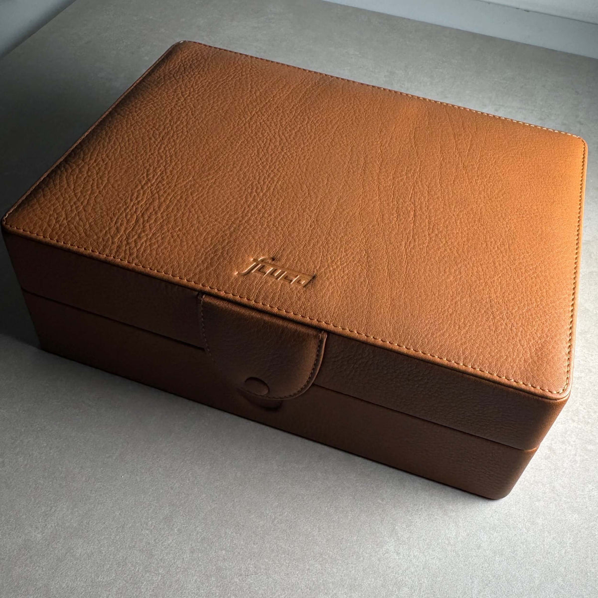 Torro watch case for 8 watches made of Spanish cowhide leather