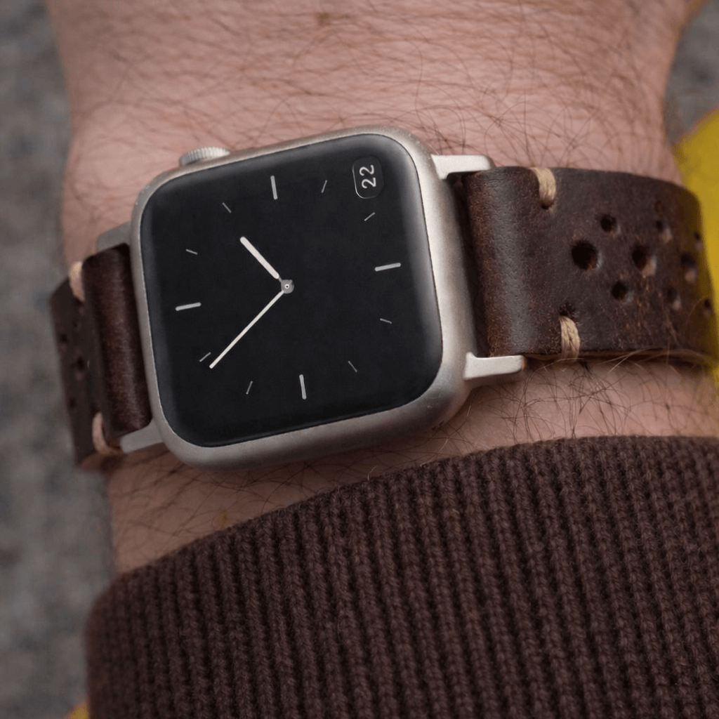Rallye Lederband für Apple Watch Dunkelbraun, hochwertiges vegetabil gegerbtes Rindlederband, sportliches und edles Design.