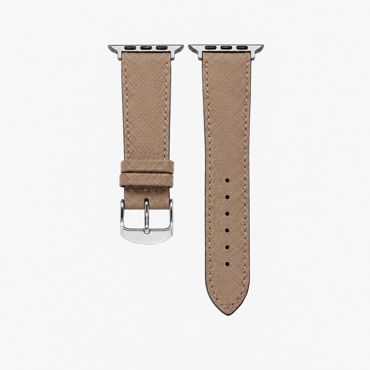 Beiges Apple Watch Lederarmband Wasserfest | Nautilus aus hochwertigem wasserfestem Rindleder, M-Länge, mit silberner Hardware.