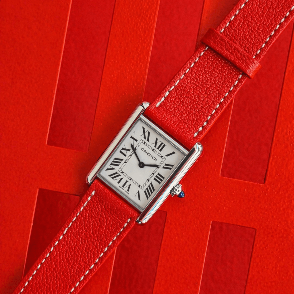 Biarritz – Uhrenarmband aus französischem Ziegenleder in Rot mit edlem Zifferblatt, handgefertigt aus Alran Leder.