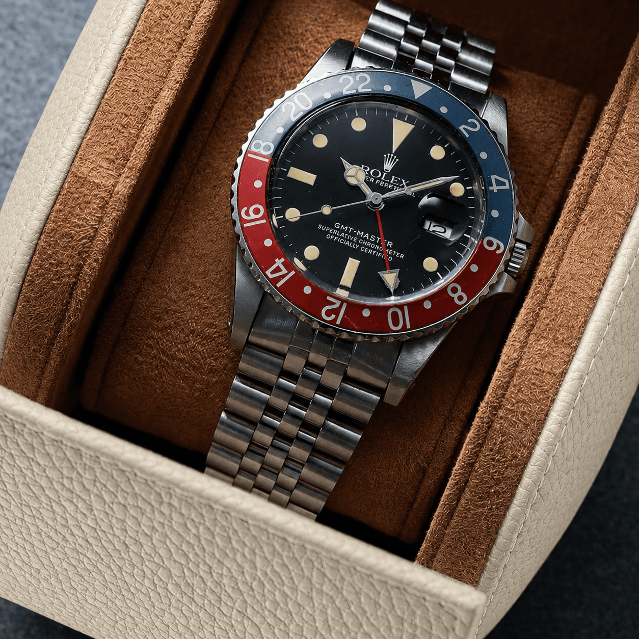 Uhrenrolle für eine Uhr Signature – Hochwertiges deutsches Togoleder mit einer Rolex GMT-Master Uhr.