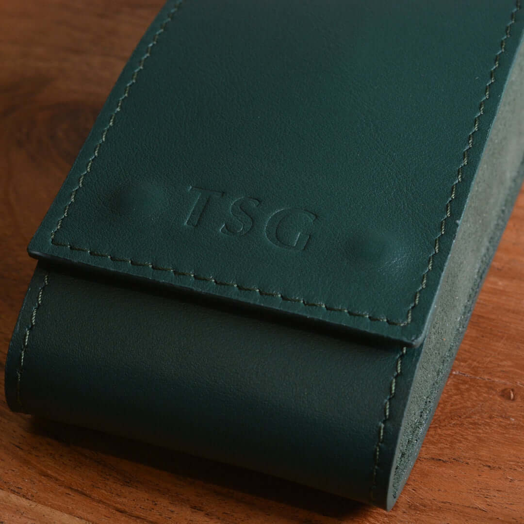 Exklusives Watch Pouch Grün – Leder Uhrenetui aus hochwertigem Leder mit feinstem italienischen Rindleder, perfekt für Reisen und Zuhause.