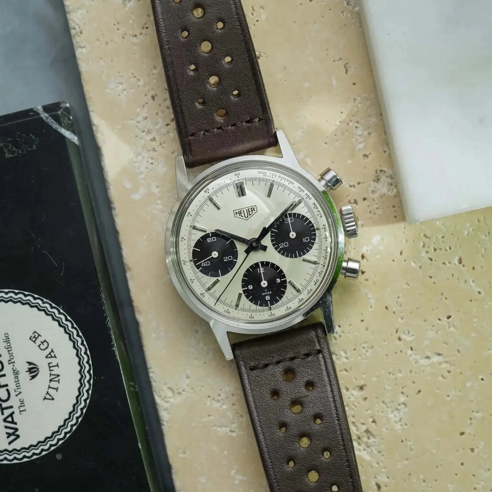 Paris Racing Lederband Für Uhren in Braun, sportliches Design mit eleganter Patina aus Barenia-Leder, französische Handwerkskunst