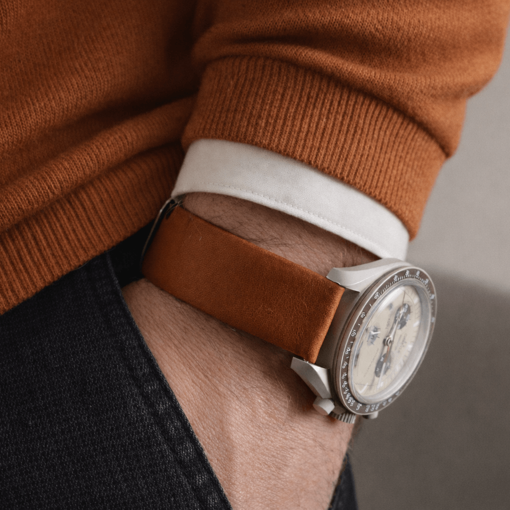 Design – Strap made of fine smooth leather with a velvety feel