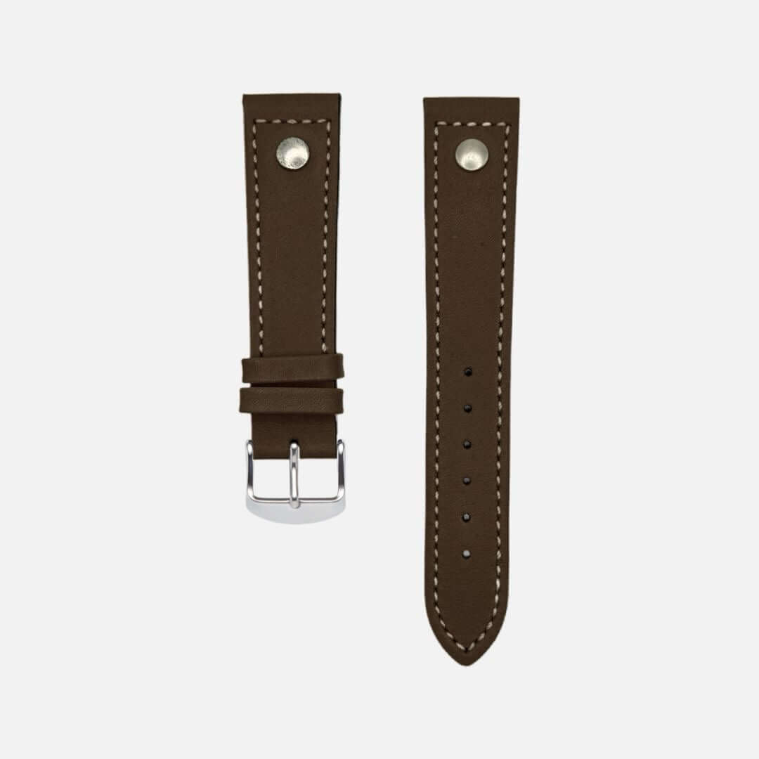 IronWing – Nietenarmband aus Perlinger-Sattelleder, handgefertigtes Lederarmband, hergestellt in Deutschland, Sattelleder aus Furth im Wald.