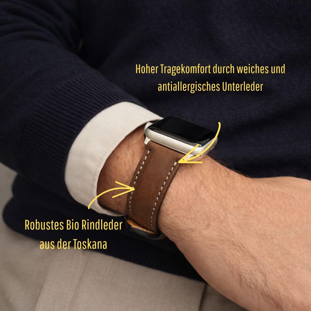 Apple Watch Lederarmband Casablanca – Dunkelbraun am Handgelenk getragen, zeigt robustes Rindleder und hohen Tragekomfort.