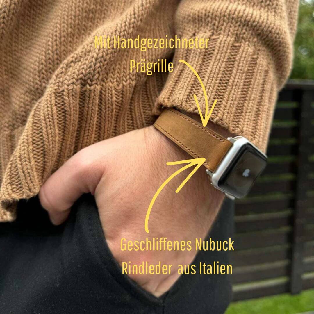Mountain Apple Watch Lederarmband – Cognac aus italienischem Nubukleder, elegante Ergänzung für die Apple Watch am Handgelenk getragen.
