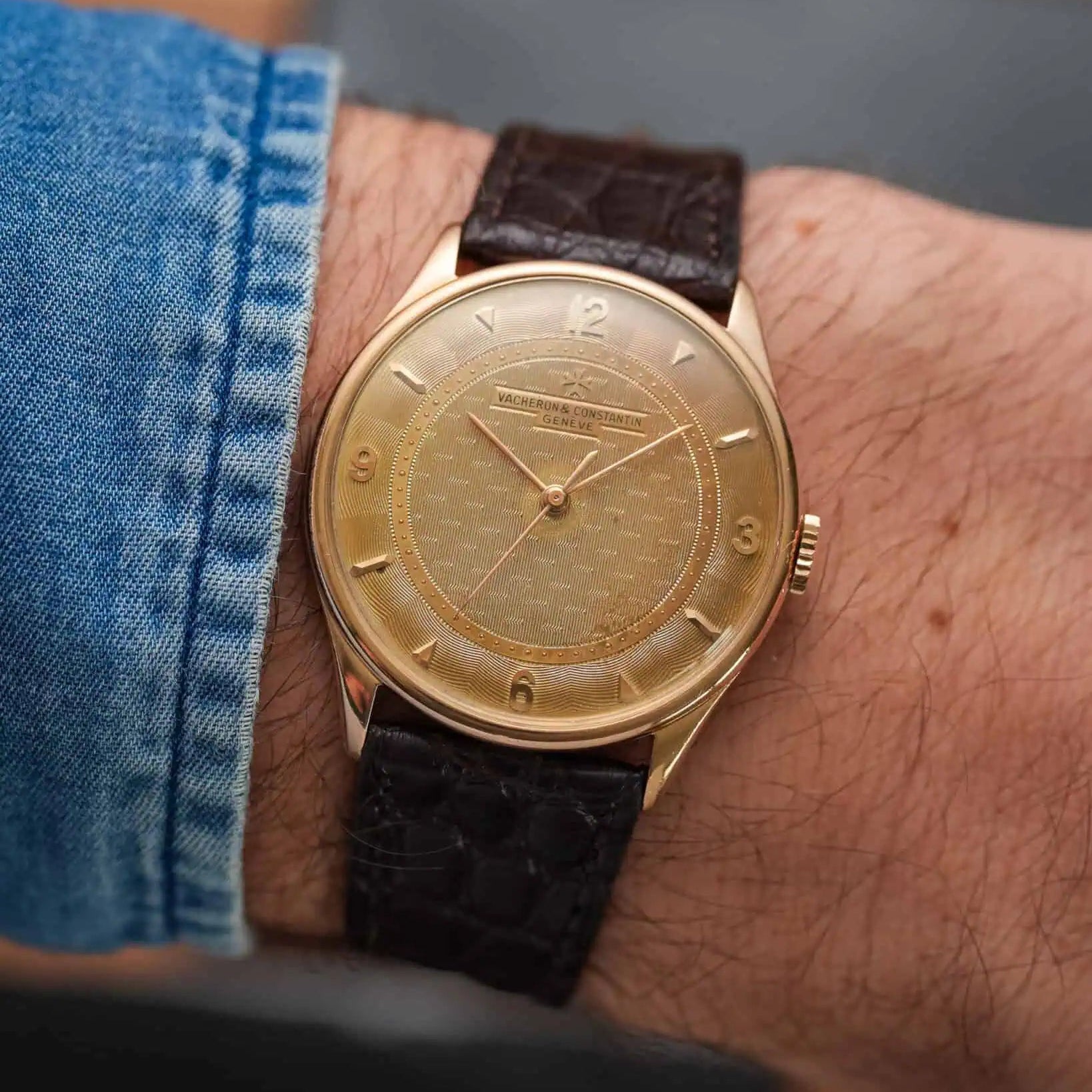 New Orleans – Flaches Uhrenarmband aus Louisiana-Alligatorleder mit Vacheron Golduhr, luxuriös und nachhaltig verarbeitet.