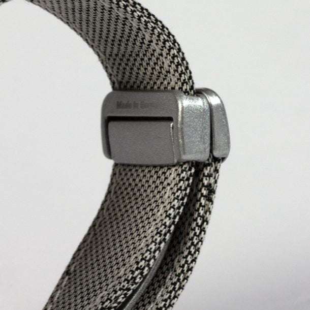 Elegantes Apple Watch Armband aus bananatex stoff von qwstion, perfekt für stilbewusste Nutzer und nachhaltig.