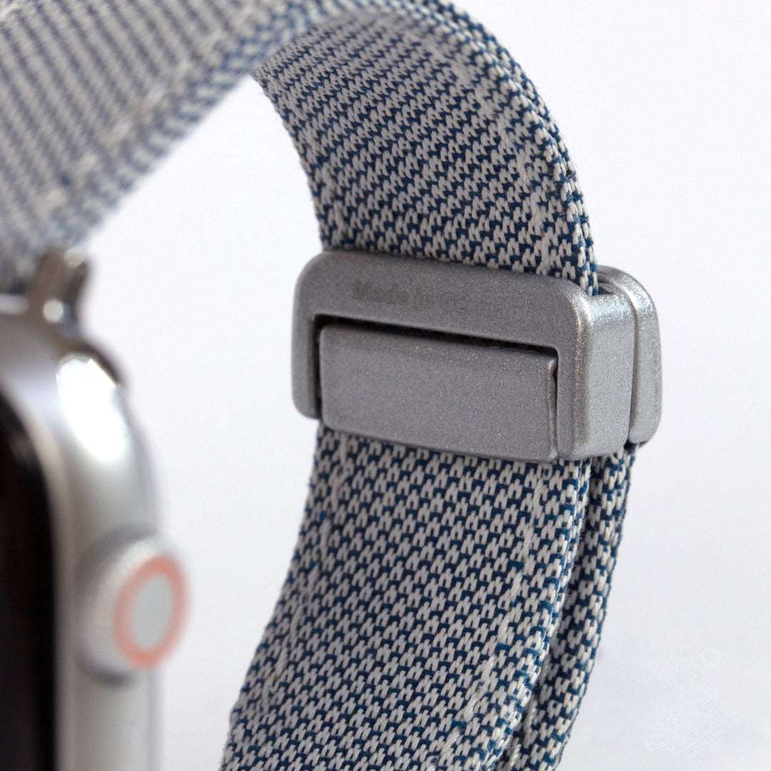 Detailaufnahmen am Armband aus bananatex stoff von qwstion für die Apple Watch, stilvoll und nachhaltig.