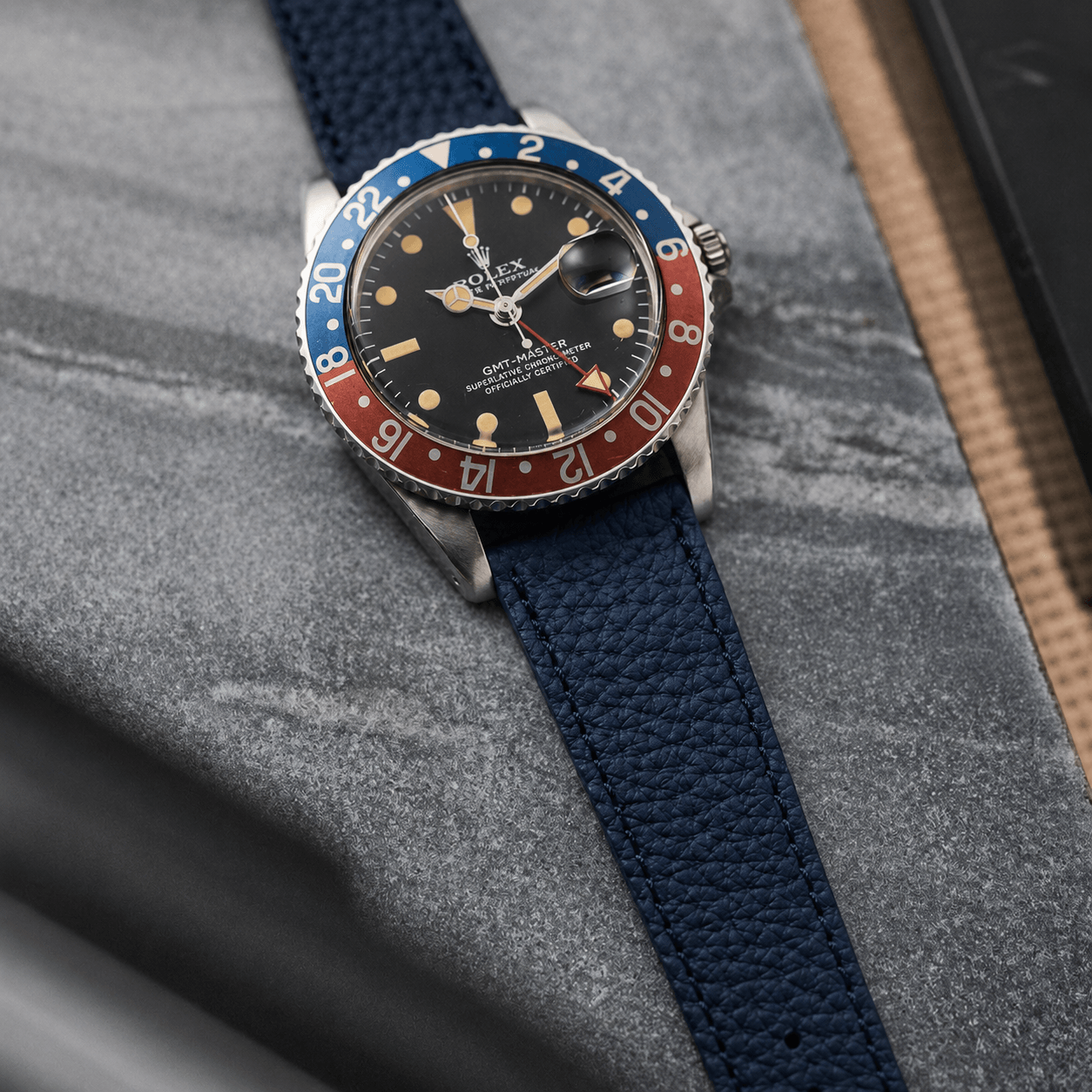 Deauville – Uhrenarmband aus deutschem Togoleder an einer Rolex GMT-Master Uhr.