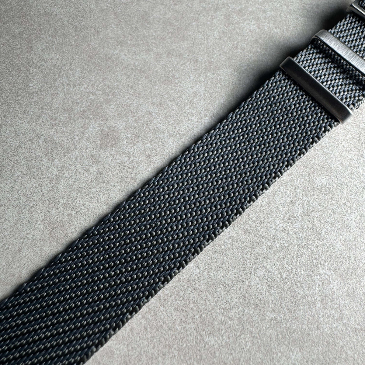 Durchzugsband Cotton – Uhrenarmband aus Nylon-Gewebe, stilvolles und robustes Design für den täglichen Gebrauch.