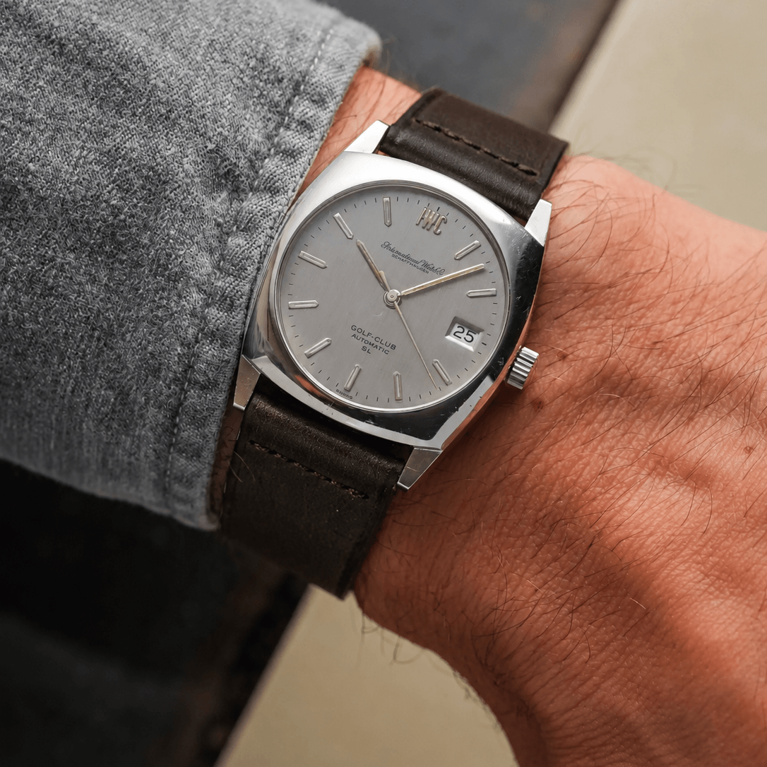 Paris – Uhrenarmband aus Barenia-Leder von Haas an einer IWC Jaeger Le Coultre Reverso Uhr.