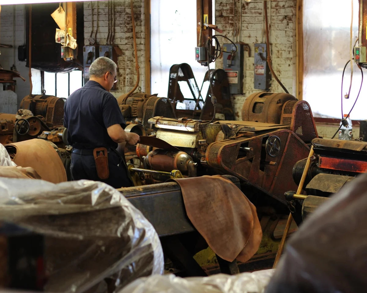 Horween Gerberei in Chicago – Seit über 100 Jahren spezialisiert auf hochwertiges Leder für Uhrenarmbänder, Schuhe und Luxusaccessoires